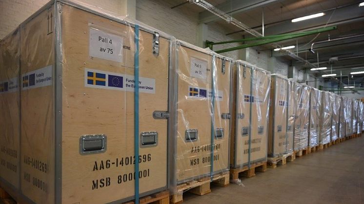 Sjukvårdsmateriel på plats i Kristinehamn, redo att skickas ut i Europa vid behov.