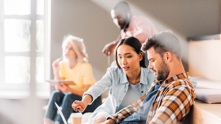 Samarbetet mellan Dugga och Gleerups markerar en viktig milstolpe inom edtech-sektorn. Nu finns färdiga prov från Gleerups läromedel tillgängliga direkt i Duggas provplattform. Bild: Lightfield Studios