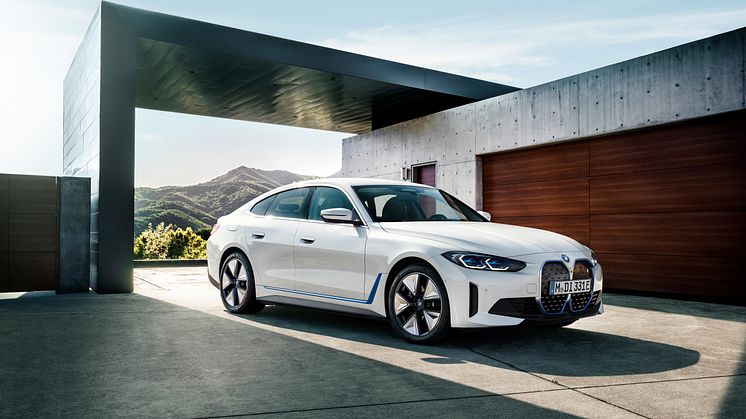 BMW:ltä täysin uudet sähköautomallit i4 M50 ja i4 eDrive40