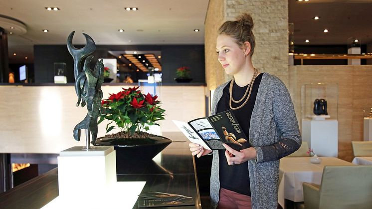 Blick in die Ausstellung "Aus dem Schutzraum der Heimlichkeit" mit Werken von Horst Meier im Leipziger Hotel The Westin