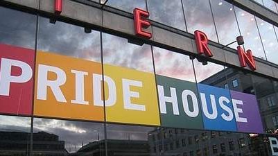 Stockholm Pride inleds med performance och samtal kring Makt