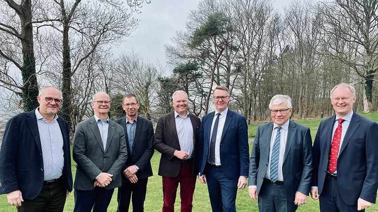 Fra venstre: Boye Tambour (formand for LF-Biogas), Jørn Dalby, Knud Erik Clausen, Lars Hvidtfeldt, Henning Haahr, Jørgen H. Mikkelsen, Michael Stevns.