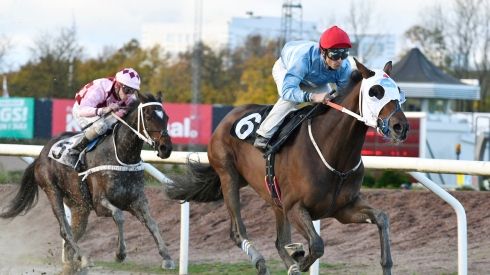 Barade vinner på Jägersro 2017, då i träning hos Fredrik Reuterskiöld.