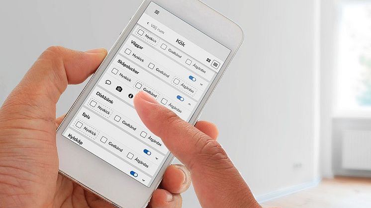Med Hogia Besiktning noteras besiktningens information på en digital checklista i den mobila enheten