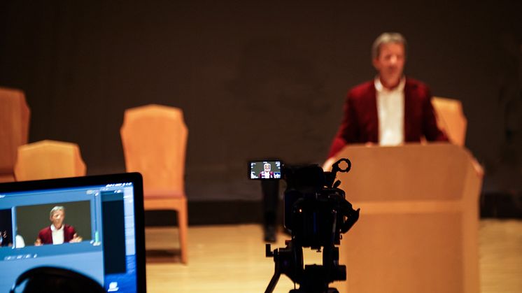 Goetheanum TV Symbolbild retouchiert_Foto Xue Li