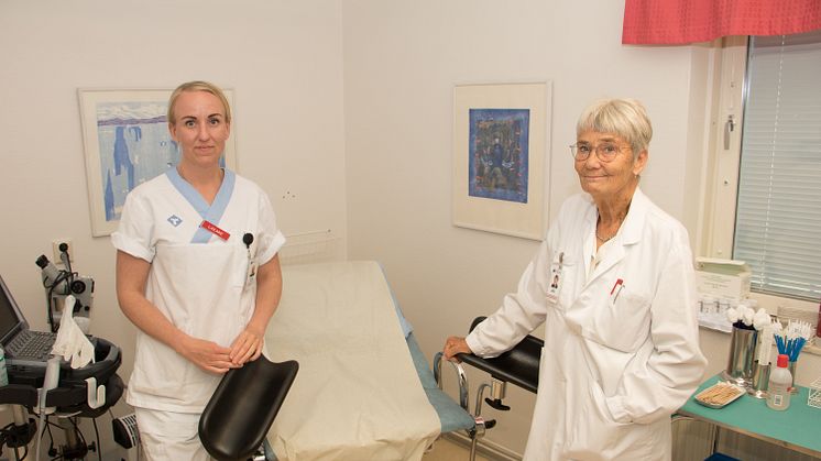 ST-läkaren Susanne Areljung och Inga Sjöberg tar emot patienter i den allmänna gyn- och klådmottagningen på Ersboda hälsocentral.