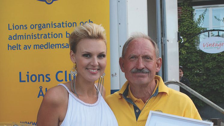 Sångerskan Sanna Nielsen ambassadör för Lions och Barndiabetesfondens insamlingskampanj