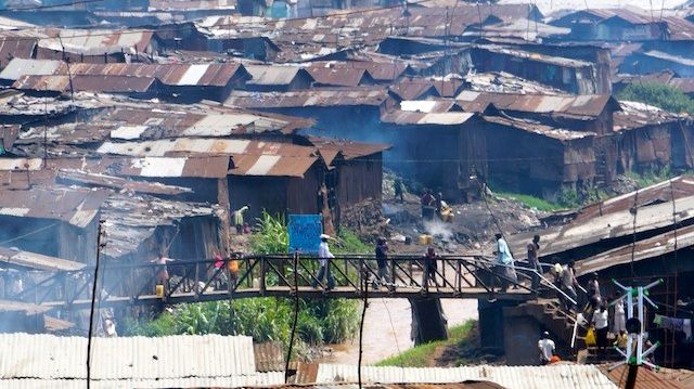 Utomhusbränning av avfall i Korogocho, ett av slumområdena i Nairobi där studien genomfördes. Foto: Kanyiva Muindi.