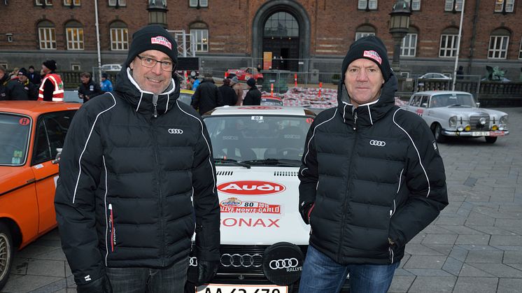 Toni Hansen og Per Brodersen foran deres Audi 80 før starten på Rallye Monte-Carlo 2015 fra Rådhuspladsen i København