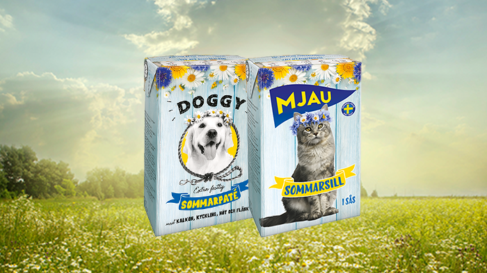 ​Glad midsommar, för katten… och hunden!