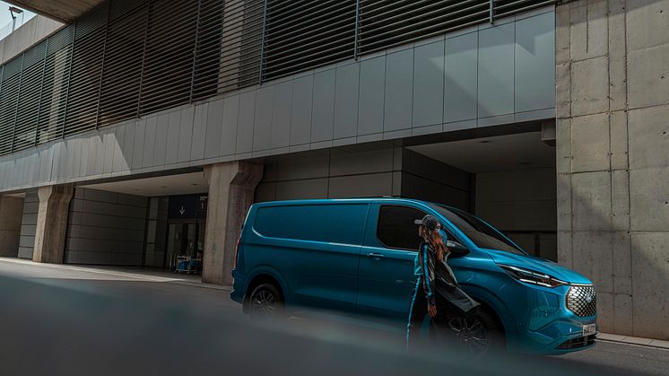 2022_FORD_E-TRANSIT_CUSTOM_10