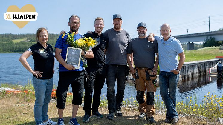 Från vänster: Maria Mellström, XL-BYGG, Patrik Svensson, Huvudtränare på Käglorna VSK, Rasmus Schöllin, XL-BYGG Nylands Trä,  Stefan Olofsson, Stebygg AB, Magnus Nordin, MN Bygg och Hans Fahlén, Ambassadör XL-Hjälpen. Foto: Bildbyrån/Mats Andersson.