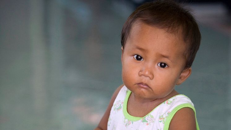 SOS-Barnbyar hjälper föräldralösa barn från Burma i Thailand