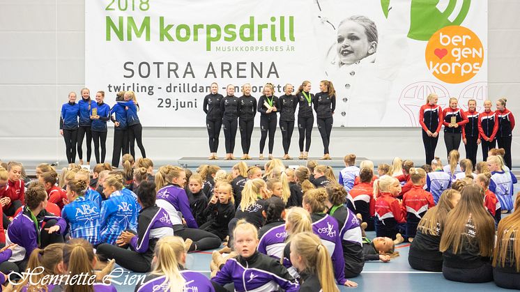 Sveio drilltropp ble norgesmester i drilldans tropp junior 3. divisjon foran Førde skolemusikk og Manstad skolekorps. Foto: Henriette Lien
