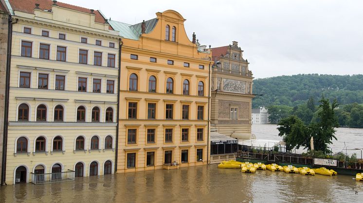 De senaste tre decennierna har varit bland de mest översvämningsrika i Europa under de senaste 500 åren, enligt en ny studie. Bland annat drabbades Prag när floden Moldau svämmade över 2013. Foto: Sarinka/Mostphotos