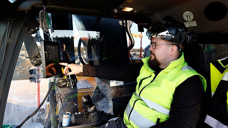 Med Dig Assist gräver Björn med precision