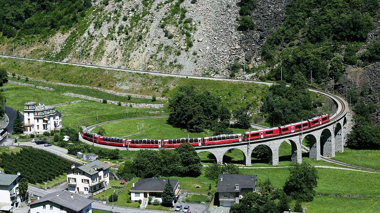 Bernina Express, Kreisviadukt in Brusio_(c)Rhätische Bahn : Christoph Benz