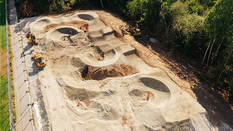 Anläggning pågår av Pumptrack på Svarta Led Idrottcenter i Sölvesborg. Foto godkänt för användning av press.