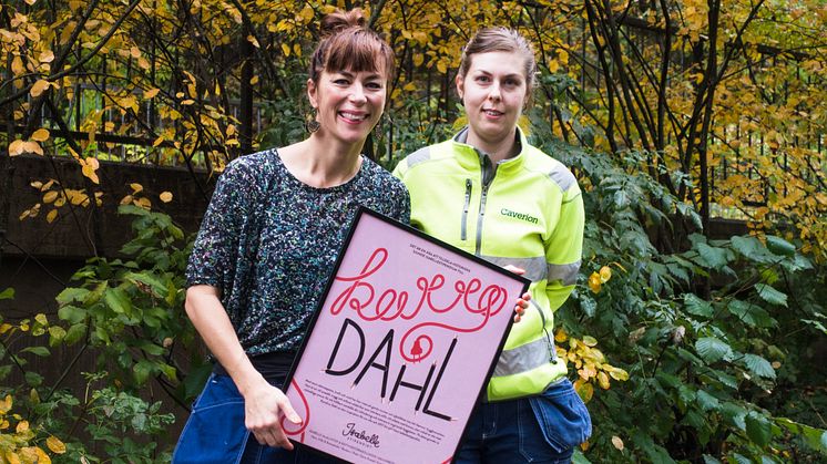 Isabelle McAllister tillsammans med Karolina Dahl som fick 2017 års Isabellestipendiat.