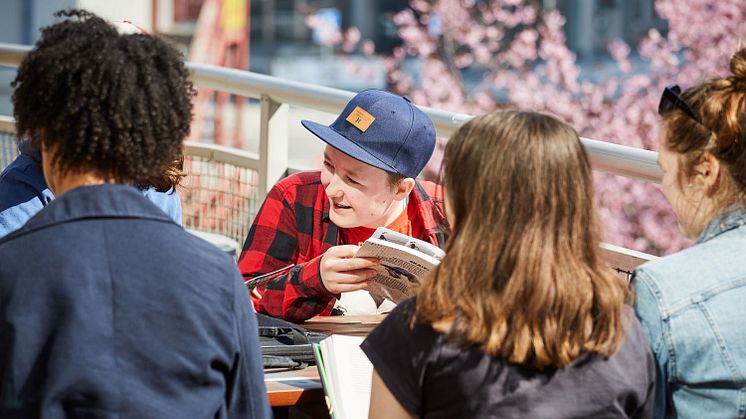 Skolbibliotekens plats i biblioteksplanerna inte likvärdig över landet