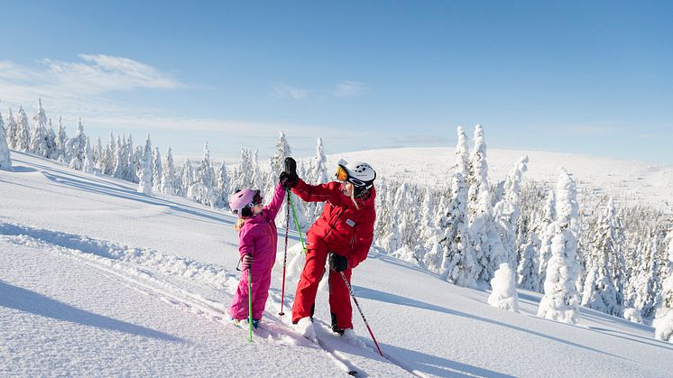 A long ski season contributes to a high interest in ski vacation in Scandinavia.