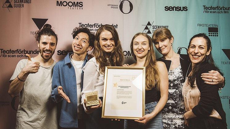 Happy winners at the Performing Arts Gala (Scenkonstgalan). From left: Joseba Yerro Izaguirre, Lee-Yuan Tu, Valērija Kuzmiča, Amanda Åkesson, Liselott Berg, assistant director Dance, and rehearsal director Ami Shulman. Photo: AnnaCarin Isaksson 