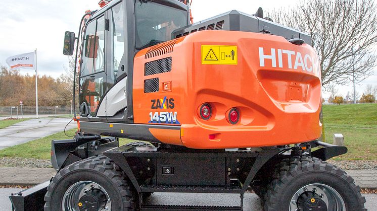 Hitachis populära, kompaktbyggda hjulgrävare ZX145W-6 börjar snart levereras i Sverige. Maskinen lever upp till EU:s miljökrav enligt Steg IV och är även i övrigt uppgraderad på hundratals punkter.