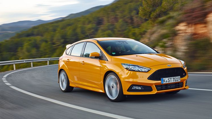 Nya Ford Focus ST erbjuder förbättrade vägegenskaper, avancerad teknik och en ny dieselmotor