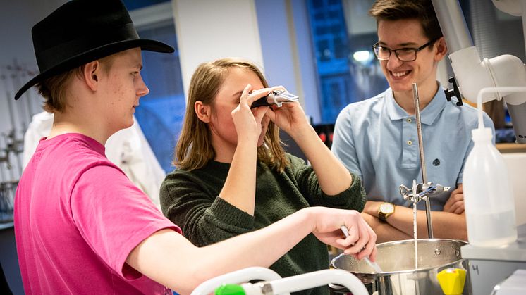 Elever fra HTX fremviser deres fag // Foto: Ulrik Burhøj Jepsen