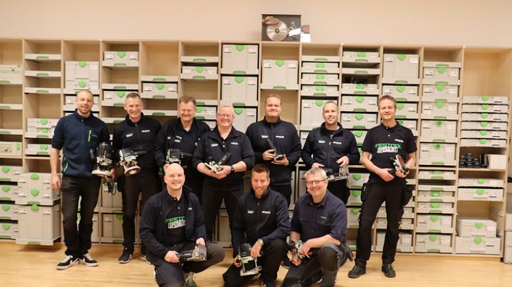 Vedlagte fotos kan frit benyttes til omtale af Carl Ras.