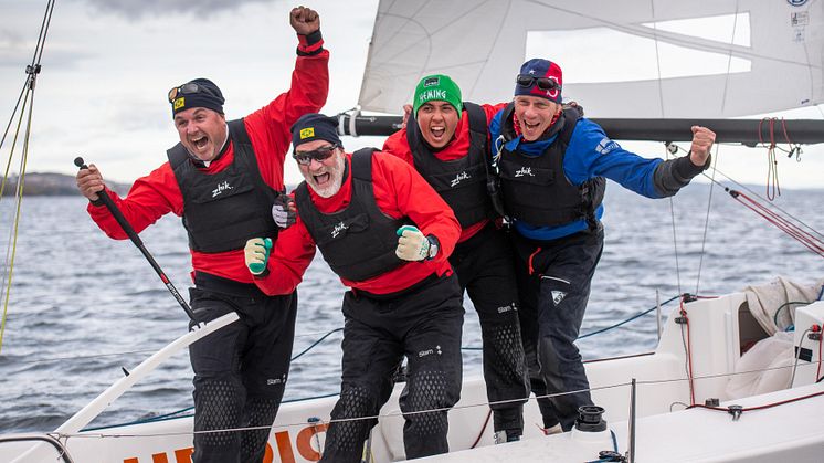 Morten Helgesen og laget hans vant seilsportens Mesternes Mester i 2021 og skal forsvare tittelen i år. Fra venstre: Morten Helgesen, Petrus Eide, Fabian Spone og Eivind Rubinstain. FOTO: Morten Jensen.