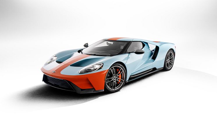 2019 Ford GT Heritage Edition legendaarisella Gulf Oil -värityksellä