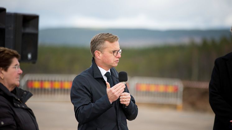 Första spadtaget vid Scandinavian Mountains Airport AB