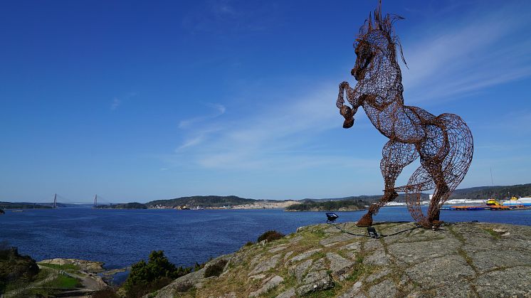 Tack vare insamlingen till Syrian Horse kan skulpturen nu köpas in av Uddevalla kommun. 