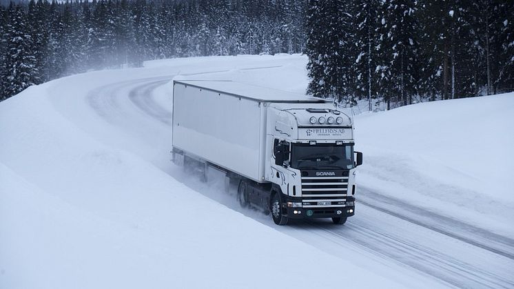 Säker dragkraft för lastbilar på is och snö: Continental HSW 2 SCANDINAVIA och HDW 2 SCANDINAVIA