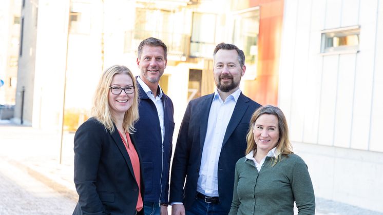 Under one brand: - A wanted development, says Head of Communications, HR and ESG Eva Nordskog, Swedish manager Jens Albrektsson, CEO Stian Martinsen and Finance Manager in Sweden, Hanna Eriksson.