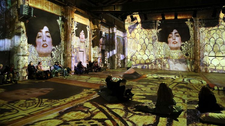 Blick in die Ausstellung "Gustav Klimt. The Gold Experience" im Kunstkraftwerk Leipzig