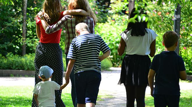 Hela Familjen banan ny väg inom socialt arbete.