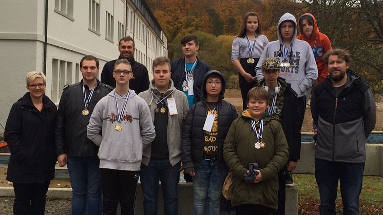 Das Schwimmteam der Hermann-Schuchard-Schule (die Namen von links nach rechts finden Sie am Ende der Pressemitteilung). 