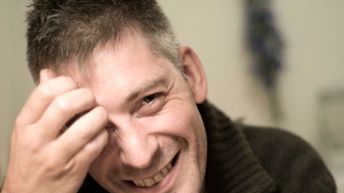 Henrik Dahl ny regissör för "Den goda människan i Sezuan"