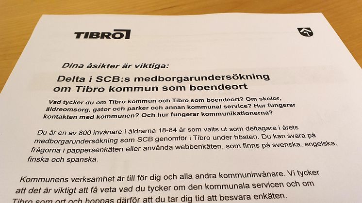 I slutet av augusti uppmanades 800 invånare i Tibro att delta i SCB:s medborgarundersökning. Nu presenteras resultatet.