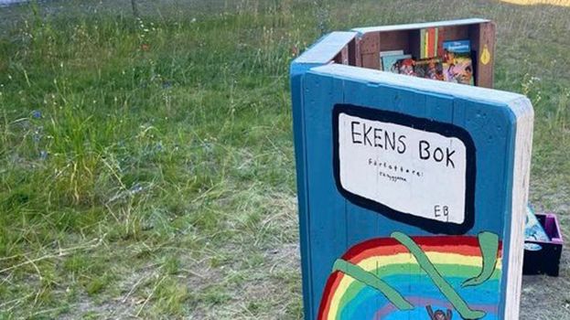 Förskolan Eken har fått ett utebibliotek via ett samarbete mellan Nacka vatten och avfall och Skolgårdsprojektet
