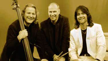 Robert Wells Trio med "A tribute to Charlie"