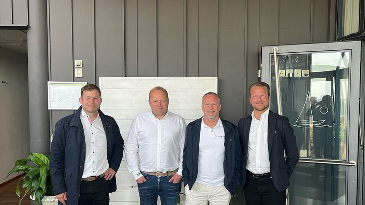 Från vänster: Henrik Pettersson (Kategoridirektör Mekonomen Company), Mattias Ekeroth (Försäljningschef Xoil), Mikael Fredriksson (VD Xoil), Carl-Johan Åström (VD Mekonomen Company)