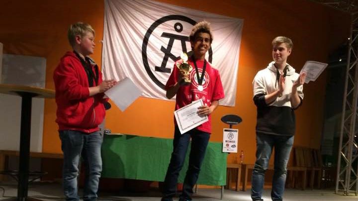 Topp tre i huvudgrenen Rubiks kub (3x3x3). 1:a Daniel Wallin 8,99 s, 2:a Hampus Hellqvist 9,96 s, 3:a Joel Ulin 10,23 s.