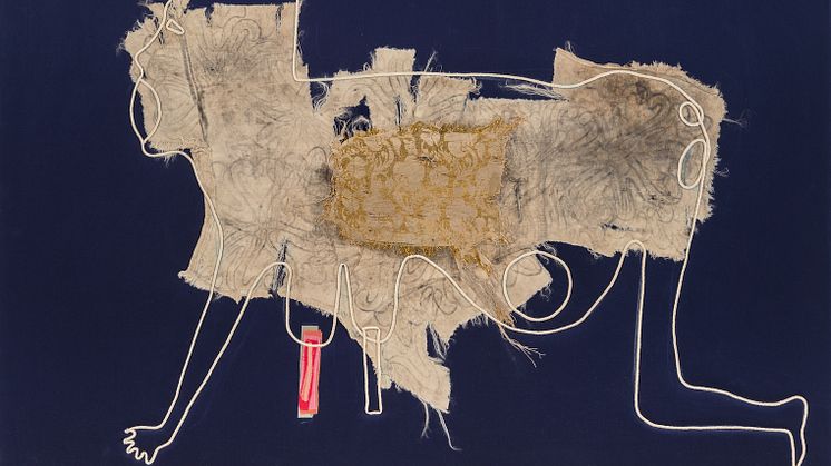 Éva Mag, Embossment – Point lace, 2018. Textiles in artist’s frame (plexi, wood and aluminum), 91,5 x 121,5 x 5 cm. Photo: Jean-Baptiste Béranger