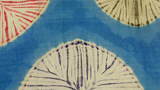 Japansk textil: knyta, vika, pressa på Östasiatiska museet