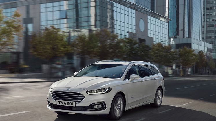 Nye Ford Mondeo Hybrid stasjonsvogn er klar for Norge