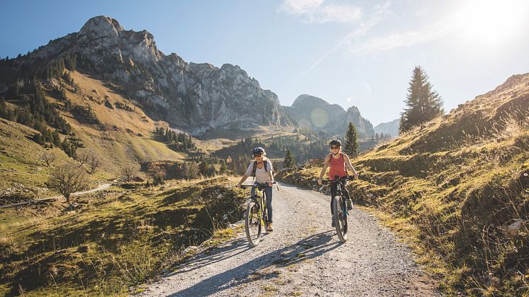 Fribourg Mountainbike: Mountainbikerinnen im Val de Charmey