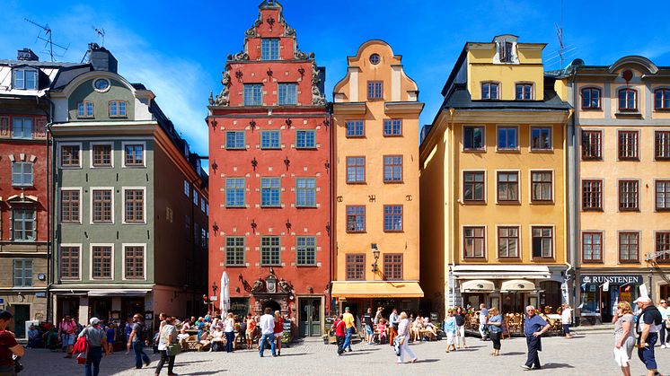 DEST_SWEDEN_STOCKHOLM_STORTORGET_COLORFUL_BUILDINGS_GettyImages-620945277_Universal_Within usage period_90919